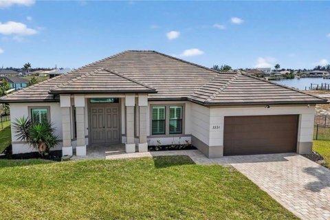 Villa ou maison à Cape Coral, Floride 3 chambres, 187.66 m2 № 2114338