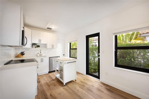 Villa ou maison à vendre à Miami, Floride: 2 chambres, 107.58 m2 № 1997506 - photo 5