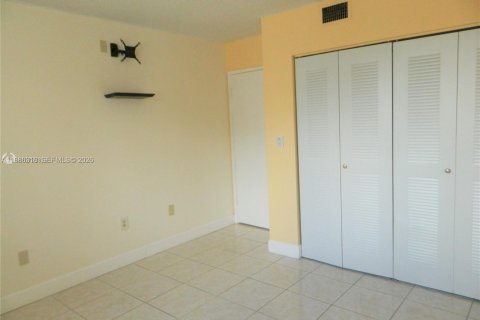Copropriété à louer à Miami, Floride: 1 chambre, 66.33 m2 № 2047927 - photo 10