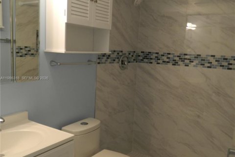 Copropriété à louer à Miami, Floride: 1 chambre, 66.33 m2 № 2047927 - photo 9
