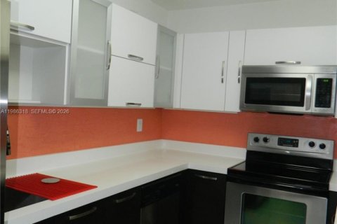 Copropriété à louer à Miami, Floride: 1 chambre, 66.33 m2 № 2047927 - photo 7