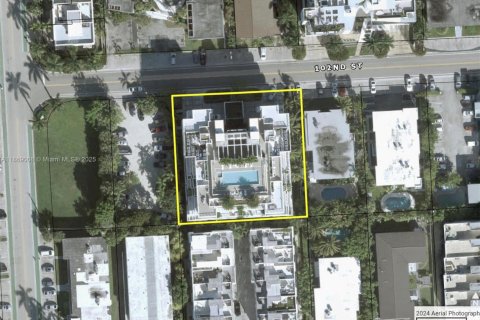 Condominio en venta en Bay Harbor Islands, Florida, 2 dormitorios, 124.58 m2 № 1897755 - foto 23