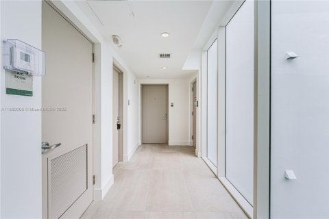 Condominio en venta en Bay Harbor Islands, Florida, 2 dormitorios, 124.58 m2 № 1897755 - foto 13