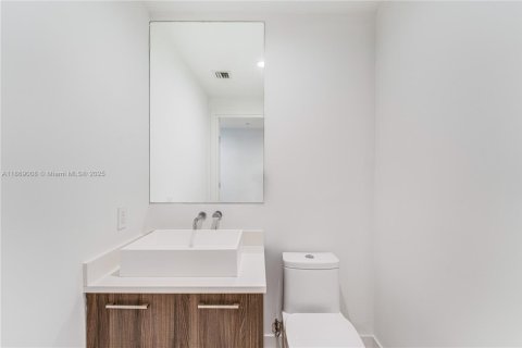 Condominio en venta en Bay Harbor Islands, Florida, 2 dormitorios, 124.58 m2 № 1897755 - foto 12