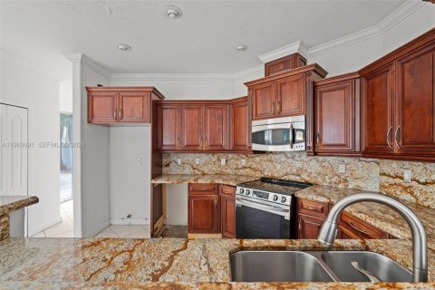 Villa ou maison à vendre à Miramar, Floride: 4 chambres, 249.72 m2 № 2024763 - photo 17