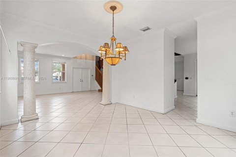 Villa ou maison à vendre à Miramar, Floride: 4 chambres, 249.72 m2 № 2024763 - photo 11