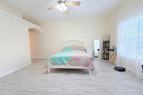 House in Fish Hawk, Florida 3 bedrooms, 180.04 sq.m. № 2166142 - photo 23