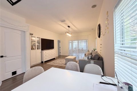 House in Fish Hawk, Florida 3 bedrooms, 180.04 sq.m. № 2166142 - photo 11