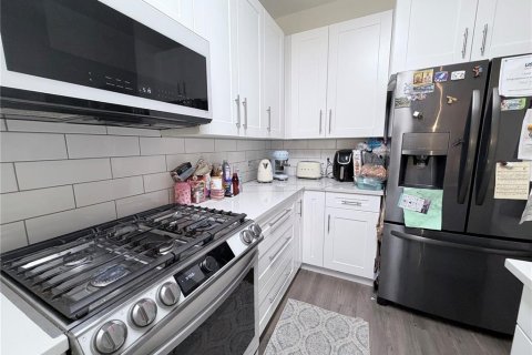 House in Fish Hawk, Florida 3 bedrooms, 180.04 sq.m. № 2166142 - photo 20
