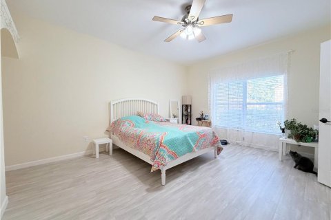 House in Fish Hawk, Florida 3 bedrooms, 180.04 sq.m. № 2166142 - photo 25