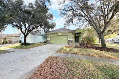 House in Fish Hawk, Florida 3 bedrooms, 180.04 sq.m. № 2166142 - photo 2