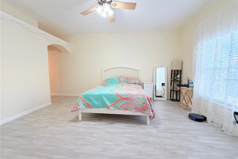 House in Fish Hawk, Florida 3 bedrooms, 180.04 sq.m. № 2166142 - photo 24