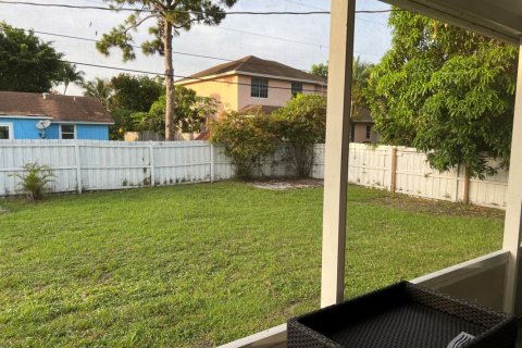 Casa en alquiler en Delray Beach, Florida, 3 dormitorios, 153.29 m2 № 1050993 - foto 1