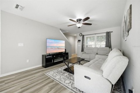 Touwnhouse à louer à Riverview, Floride: 3 chambres, 151.15 m2 № 2384156 - photo 11