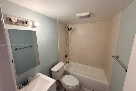 Copropriété à louer à Hialeah, Floride: 1 chambre, 61.32 m2 № 2357254 - photo 6