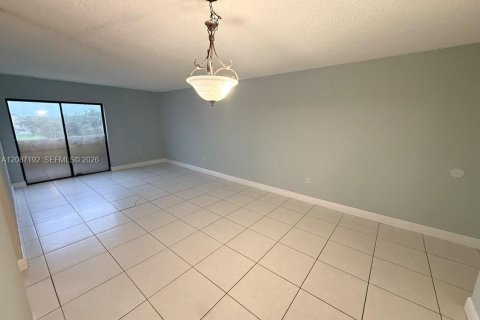 Copropriété à louer à Hialeah, Floride: 1 chambre, 61.32 m2 № 2357254 - photo 8