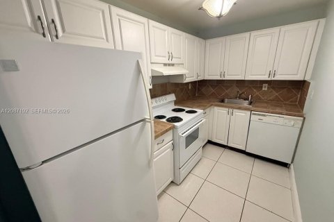 Copropriété à louer à Hialeah, Floride: 1 chambre, 61.32 m2 № 2357254 - photo 7