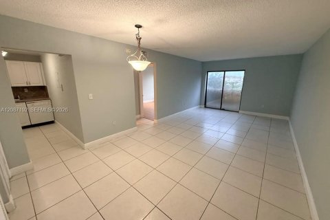 Copropriété à louer à Hialeah, Floride: 1 chambre, 61.32 m2 № 2357254 - photo 9