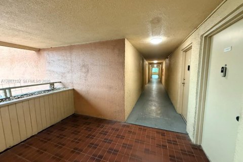 Copropriété à louer à Hialeah, Floride: 1 chambre, 61.32 m2 № 2357254 - photo 3