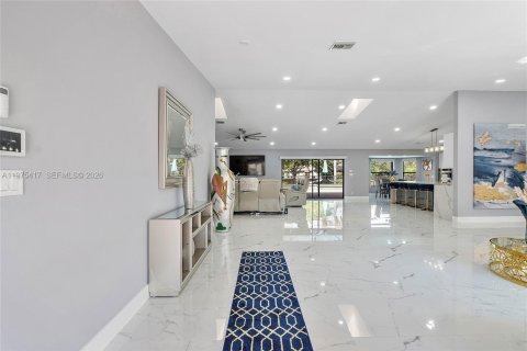 House in Coral Springs, Florida 4 bedrooms, 291.06 sq.m. № 2038447 - photo 17