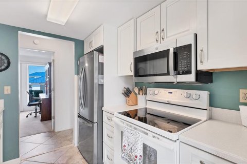 Купить кондоминиум в Брейдентон, Флорида 8 комнат, 112.97м2, № 2142457 - фото 13