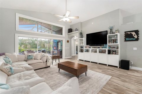 House in Fish Hawk, Florida 5 bedrooms, 246.93 sq.m. № 1904748 - photo 12
