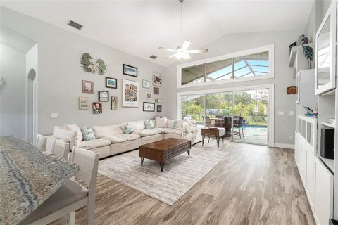 House in Fish Hawk, Florida 5 bedrooms, 246.93 sq.m. № 1904748 - photo 11