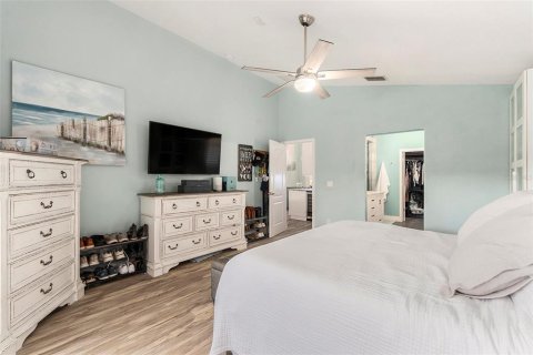 House in Fish Hawk, Florida 5 bedrooms, 246.93 sq.m. № 1904748 - photo 13