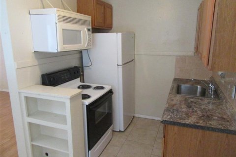 Casa en alquiler en Saint Petersburg, Florida, 2 dormitorios, 63.36 m2 № 1805698 - foto 5