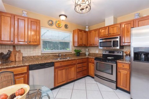 Villa ou maison à vendre à Tampa, Floride: 3 chambres, 130.81 m2 № 2395799 - photo 12