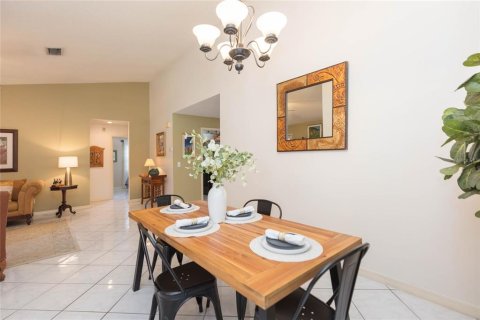 Villa ou maison à vendre à Tampa, Floride: 3 chambres, 130.81 m2 № 2395799 - photo 9