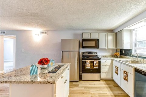 Apartamento en alquiler en Port Richey, Florida, 2 dormitorios, 88.26 m2 № 2108622 - foto 4
