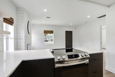 Casa en alquiler en Oakland Park, Florida, 1 dormitorio, 279.54 m2 № 2008895 - foto 5