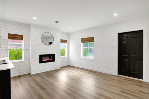 Casa en alquiler en Oakland Park, Florida, 1 dormitorio, 279.54 m2 № 2008895 - foto 13