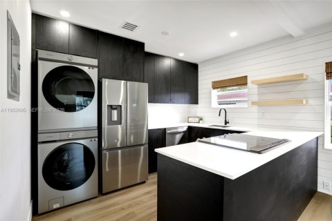 Casa en alquiler en Oakland Park, Florida, 1 dormitorio, 279.54 m2 № 2008895 - foto 6