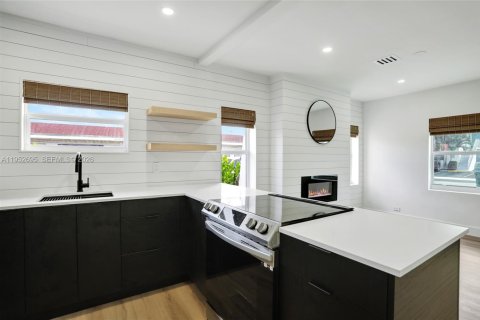 Casa en alquiler en Oakland Park, Florida, 1 dormitorio, 279.54 m2 № 2008895 - foto 7