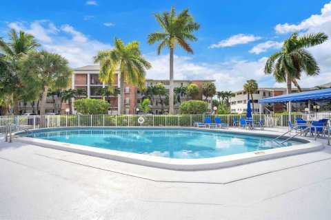 Copropriété à vendre à Hallandale Beach, Floride: 2 chambres, 97.55 m2 № 2083273 - photo 23
