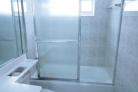 Copropriété à vendre à Hallandale Beach, Floride: 2 chambres, 97.55 m2 № 2083273 - photo 18