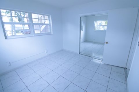 Copropriété à vendre à Hallandale Beach, Floride: 2 chambres, 97.55 m2 № 2083273 - photo 10