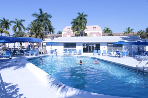 Copropriété à vendre à Hallandale Beach, Floride: 2 chambres, 97.55 m2 № 2083273 - photo 25