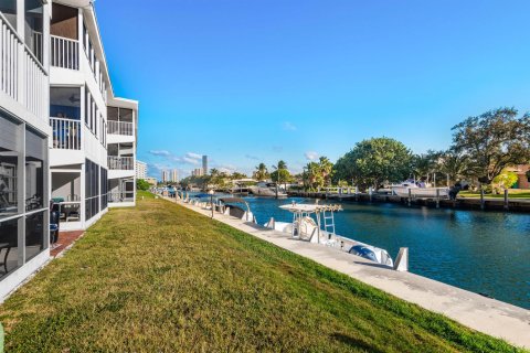 Copropriété à vendre à Hallandale Beach, Floride: 2 chambres, 97.55 m2 № 2083273 - photo 21