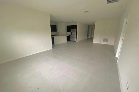 Villa ou maison à louer à Clermont, Floride: 4 chambres, 171.96 m2 № 2428738 - photo 4