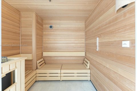 Снять в аренду кондоминиум в Майами, Флорида 2 спальни, 88.72м2, № 1977592 - фото 25