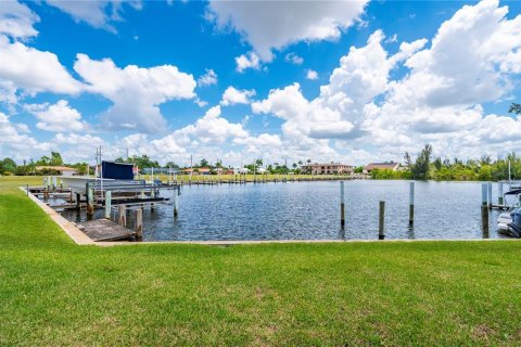 Copropriété à vendre à Punta Gorda, Floride: 2 chambres, 111.48 m2 № 2142536 - photo 4