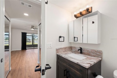 Copropriété à vendre à Punta Gorda, Floride: 2 chambres, 111.48 m2 № 2142536 - photo 25