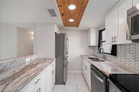 Copropriété à vendre à Punta Gorda, Floride: 2 chambres, 111.48 m2 № 2142536 - photo 18