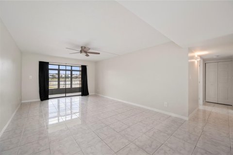 Copropriété à vendre à Punta Gorda, Floride: 2 chambres, 111.48 m2 № 2142536 - photo 10