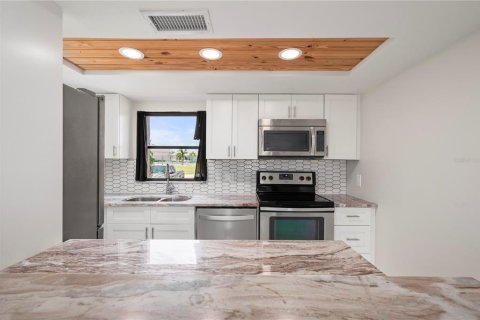 Copropriété à vendre à Punta Gorda, Floride: 2 chambres, 111.48 m2 № 2142536 - photo 17