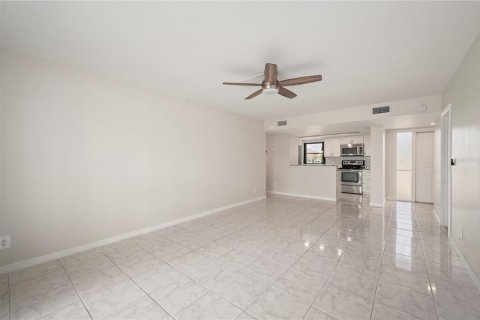 Copropriété à vendre à Punta Gorda, Floride: 2 chambres, 111.48 m2 № 2142536 - photo 12