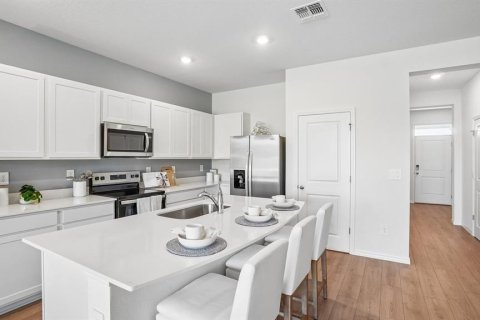 Townhouse in Tampa, Florida 3 bedrooms, 155.43 sq.m. № 2218858 - photo 10